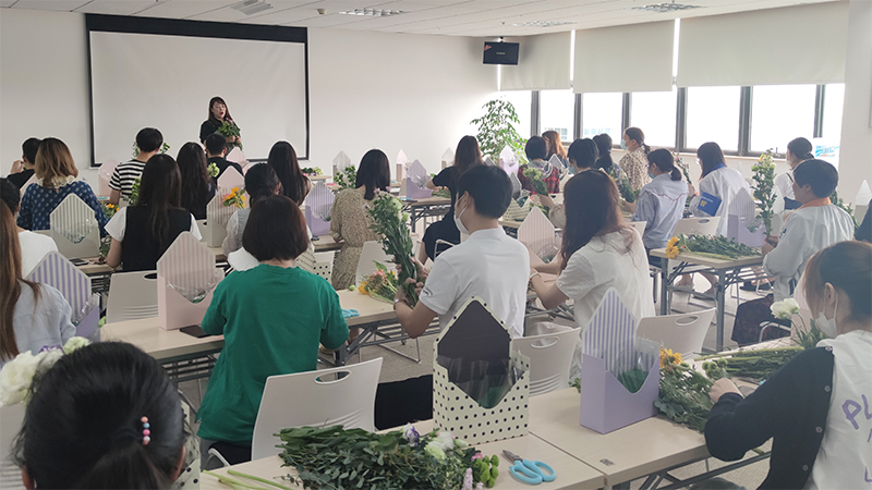 多样化福利 | 辰竹学堂“午间花艺”精彩纷呈
